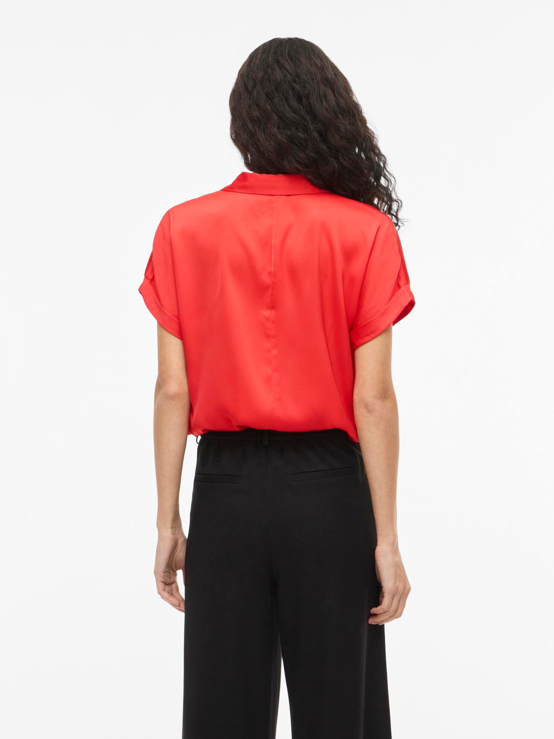 model_shot-back